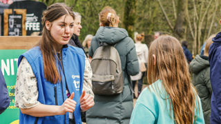 040424 Smbcollege Volunteers Candid 1 (1)